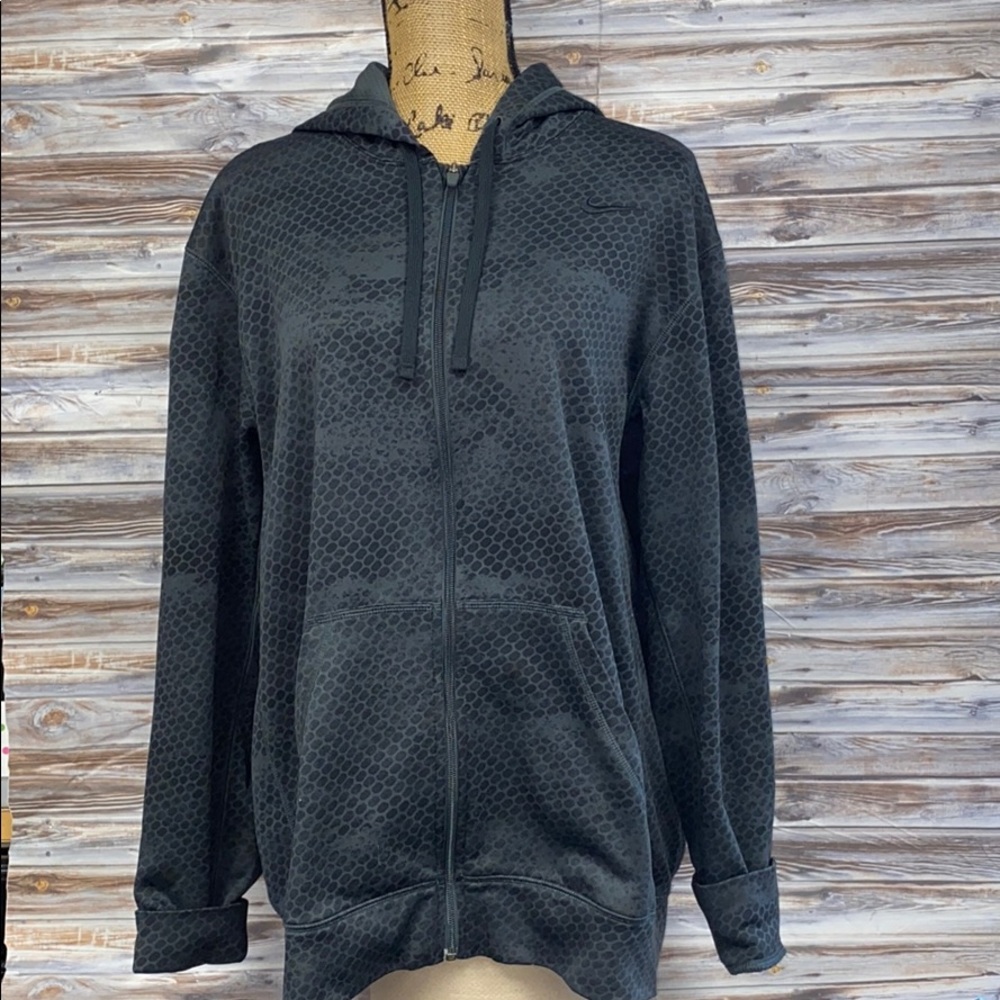 Nike Sweatshirt. HH7